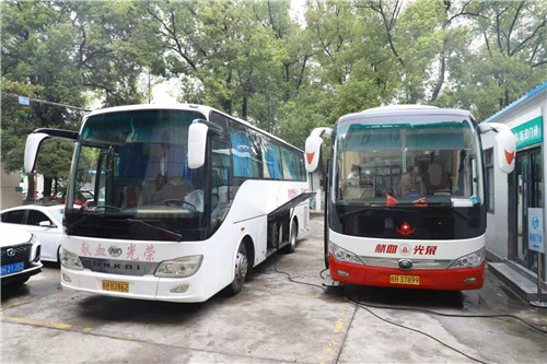 大巴.jpg 大巴.jpg